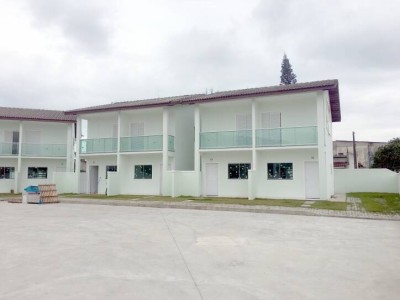 Casa em Condomínio Fechado no Porto Novo Caraguatatuba