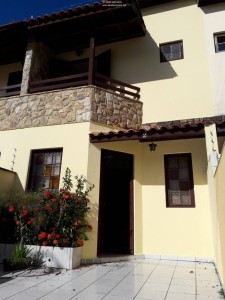 Casa com 02 suítes a venda no Indaiá