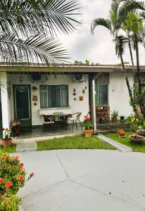 Casa de  2 dts(1suite)-Cond. Fechado c/ lazer na Martim de Sá