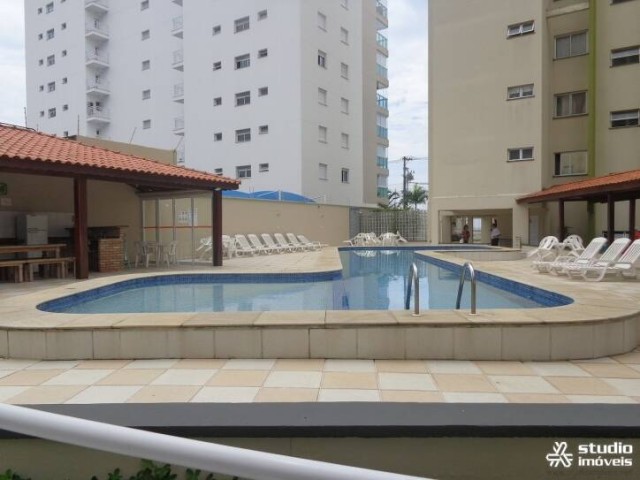 Apartamento com 02 dorms. com vista para o mar, doc. ok