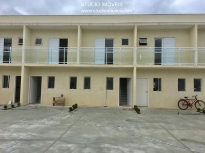 CASAS NOVAS EM CONDOMÍNIO NO PORTO NOVO