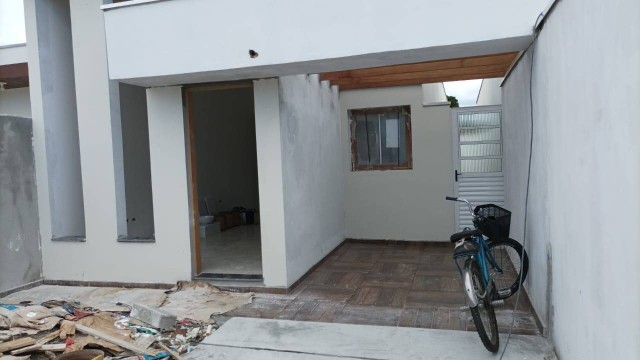 Casa Nova com 03 dormitórios